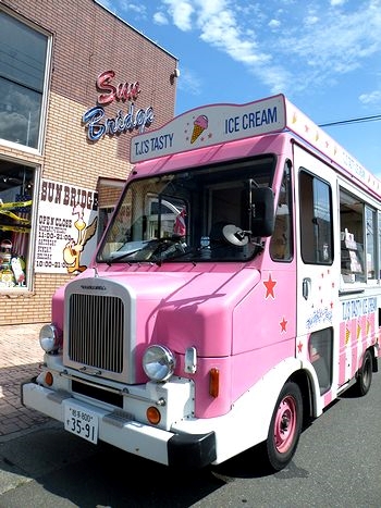 移動販売 キッチンカー のアイスクリーム屋の開業に必要な許可や資格は おすすめの出店場所や絶品ミルクを使用したメニューも紹介 Myキッチンカー 移動 販売車の製作 中古車販売 開業 出店サポート 移動販売車の製作 中古車販売 開業 出店サポート