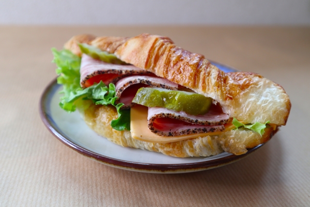 クロワッサンサンド